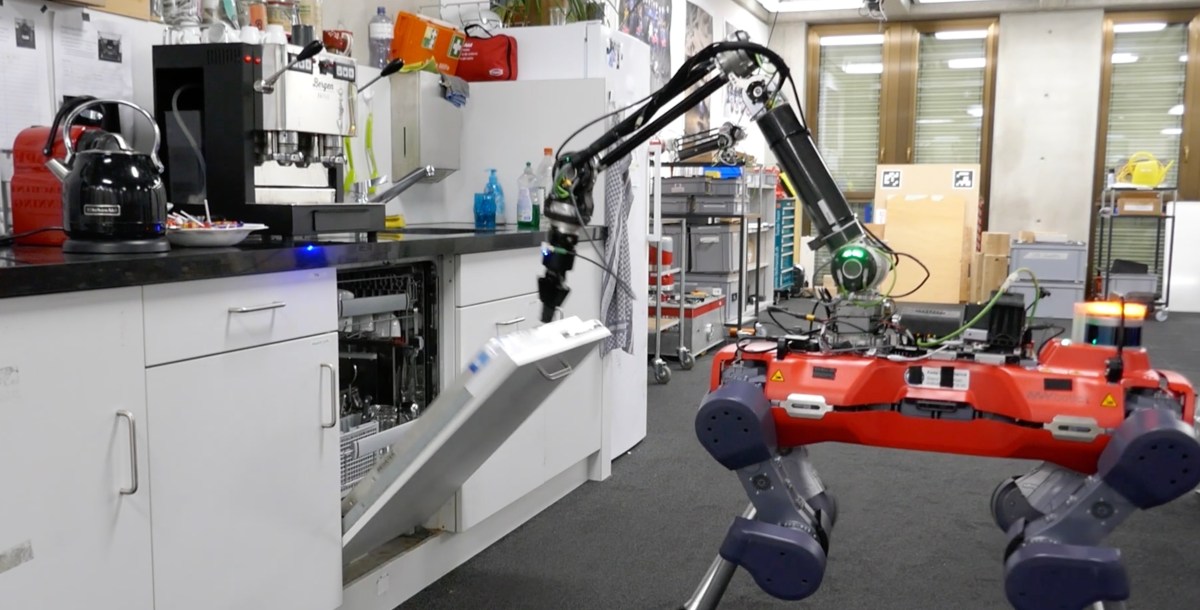 Onderzoekers helpen robots zichzelf te leren vaatwassers en deuren te openen